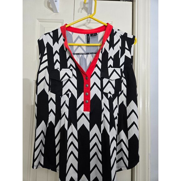 New Directions Petite Chevron Print Sleeveless Top With Red Trim PL - Picture 1 of 3